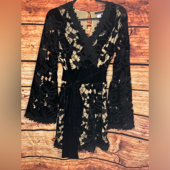 Velvet Lace Illusion Dress Sz 6 Black Flare Sleeve Boho Whimsigoth Flar… - Picture 3 of 14